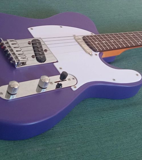 Violão elétrico artesanal roxo, disponível para pronta entrega